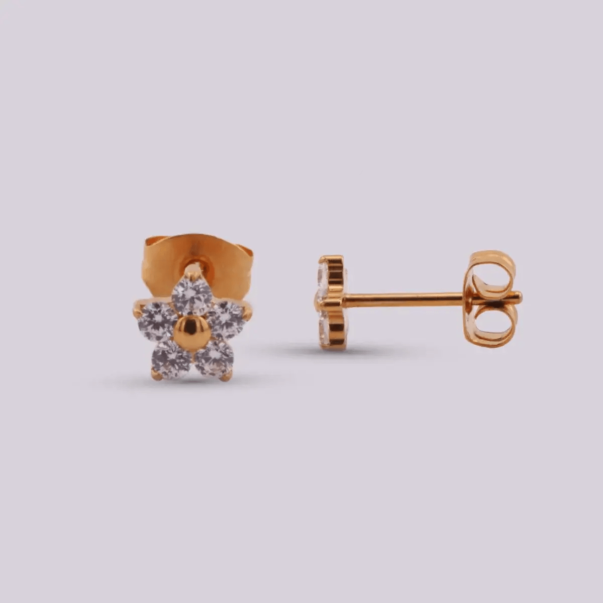 Arete topo con forma de flor Dorada - Helix Body Jewelry - Tienda Online de Piercings