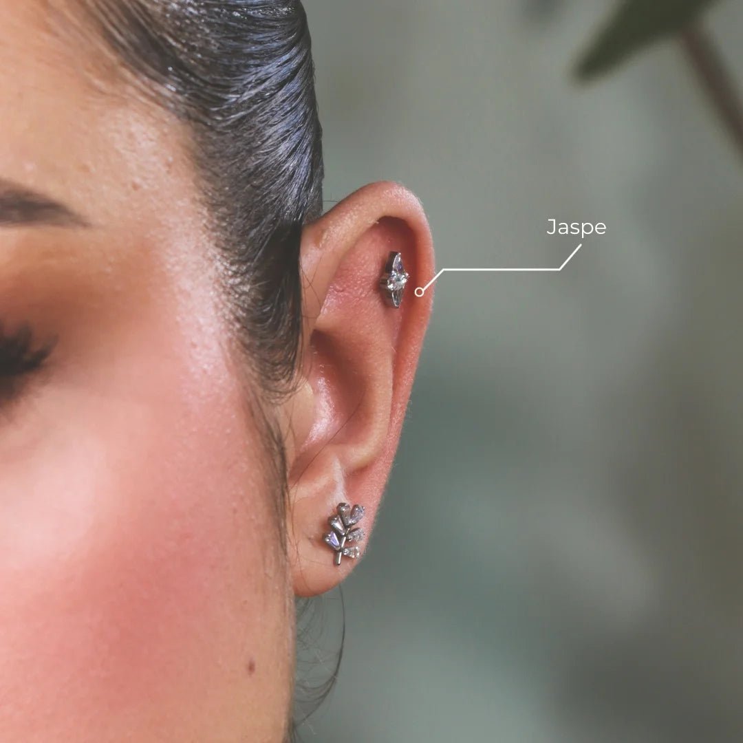 Labret Jaspe en Titanio Grado Implante – Diseño Natural con Zircones - Helix Body Jewelry - Tienda Online de Piercings