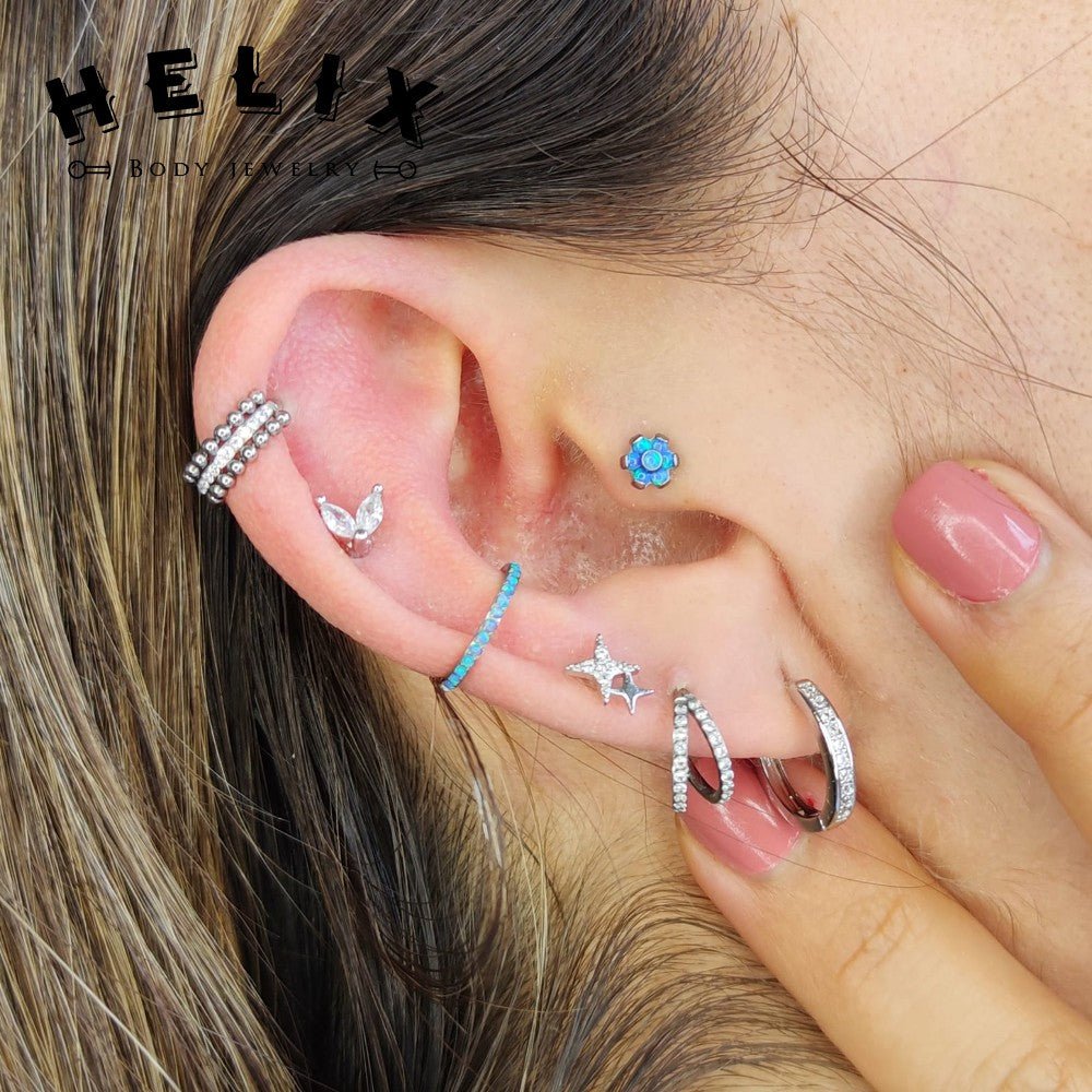 Labret en titanio en forma de Flor - Helix Body Jewelry - Tienda Online de Piercings