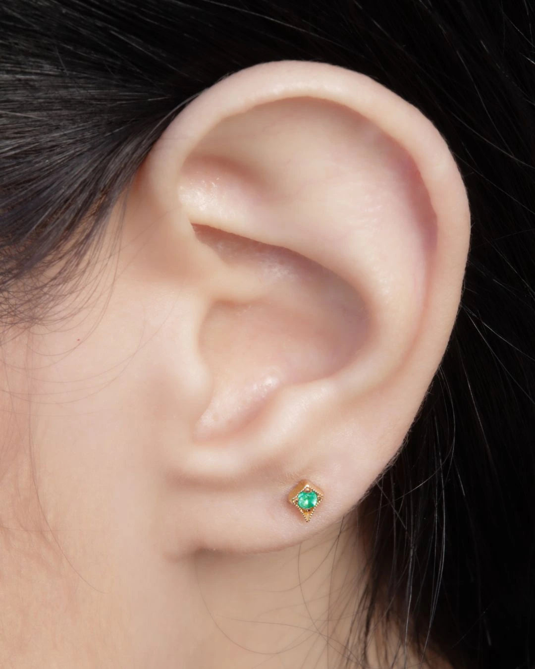 Triángulo Esmeralda Oro 18K