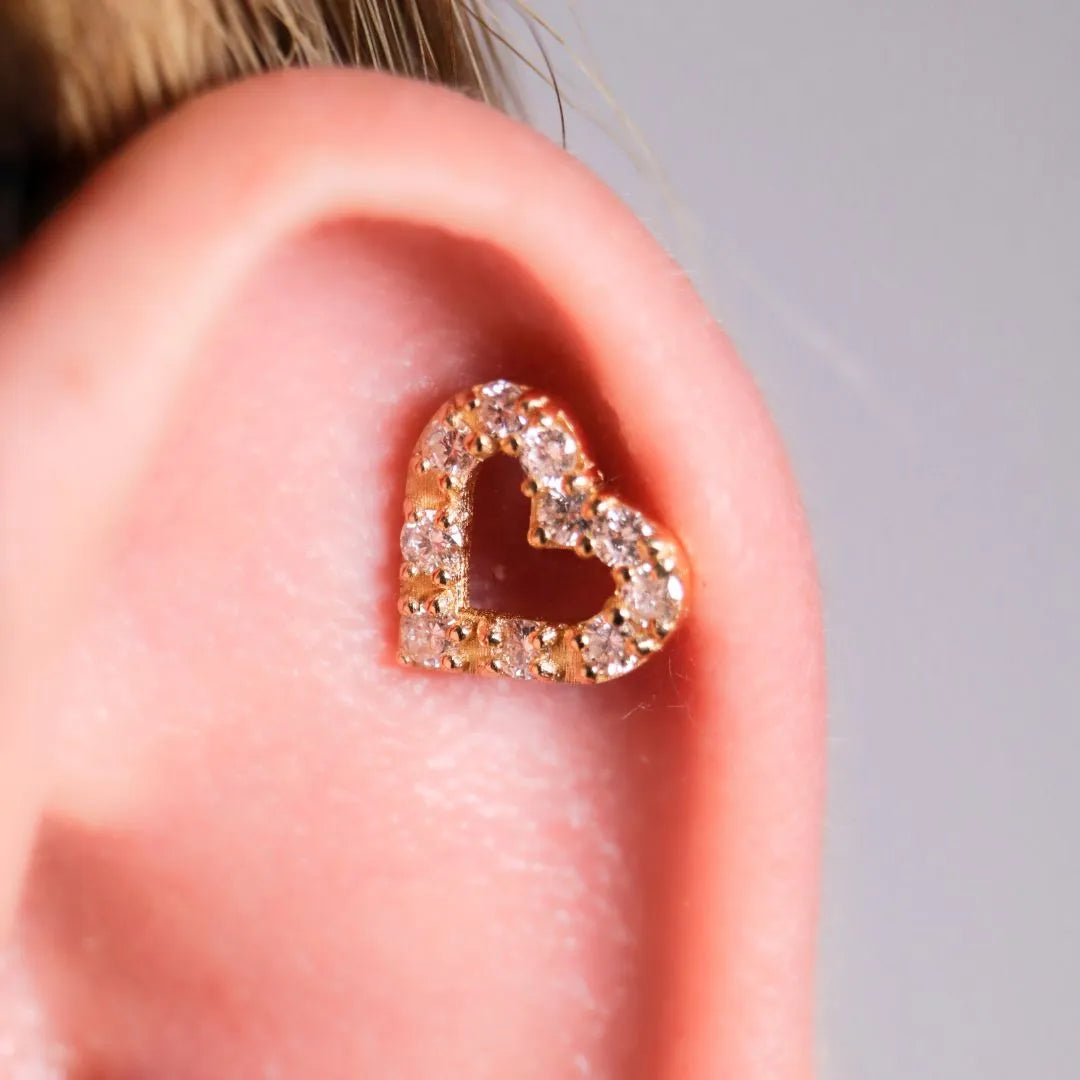 Labret Corazón Oro 18K con 10 Diamantes