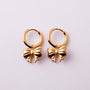 Pendientes Tipo Candonga con Moños Delicados - Acero Inoxidable Dorado y Plateado - Helix Body Jewelry - Tienda Online de Piercings