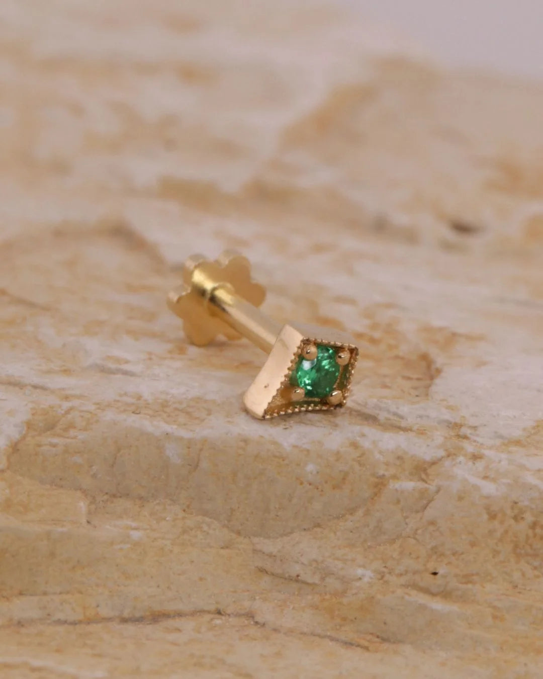 Triángulo Esmeralda Oro 18K