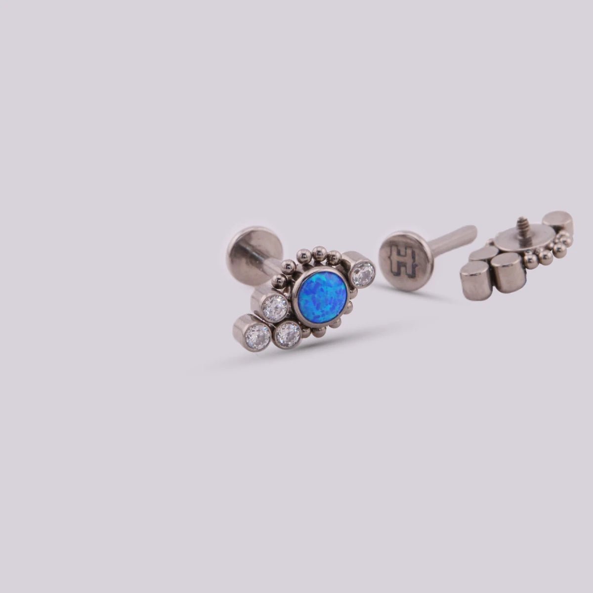 Labret en Titanio con ópalos Ariel Opal - Helix Body Jewelry - Tienda Online de Piercings
