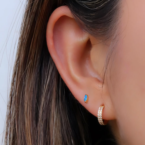 Set de Aretes: Elegancia Dorada con Toque Azul