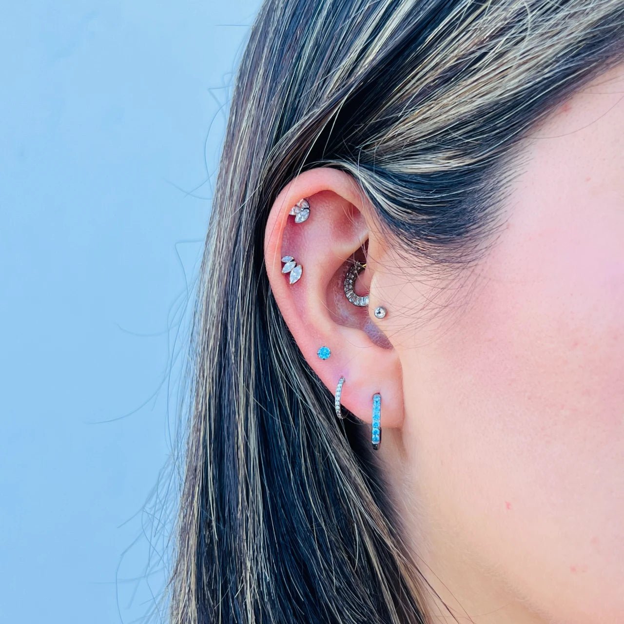 Candonga para Lóbulo en Titanio - Blue - Helix Body Jewelry - Tienda Online de Piercings