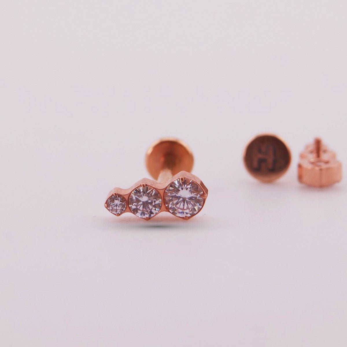 Joya para la oreja - Mina - Helix Body Jewelry - Tienda Online de Piercings