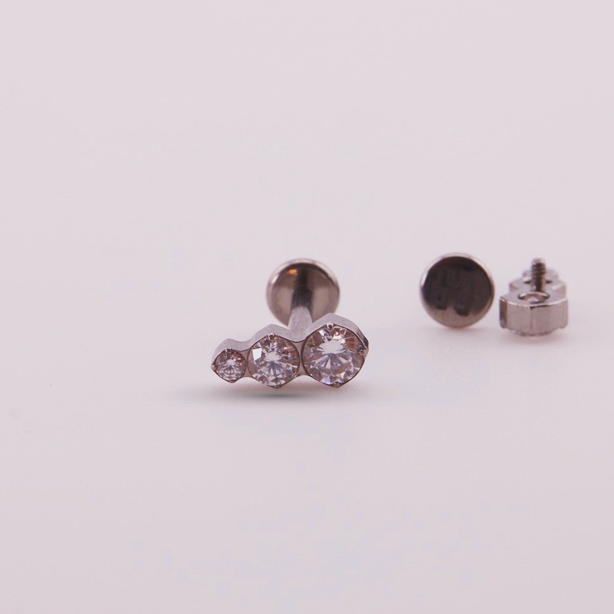 Joya para la oreja - Mina - Helix Body Jewelry - Tienda Online de Piercings